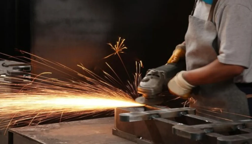 لِلحدادة والألمنيوم لِلحدادة والألمنيوم